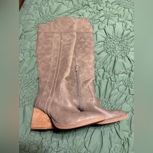 ✨ New Korks Tall Boots Sz 9